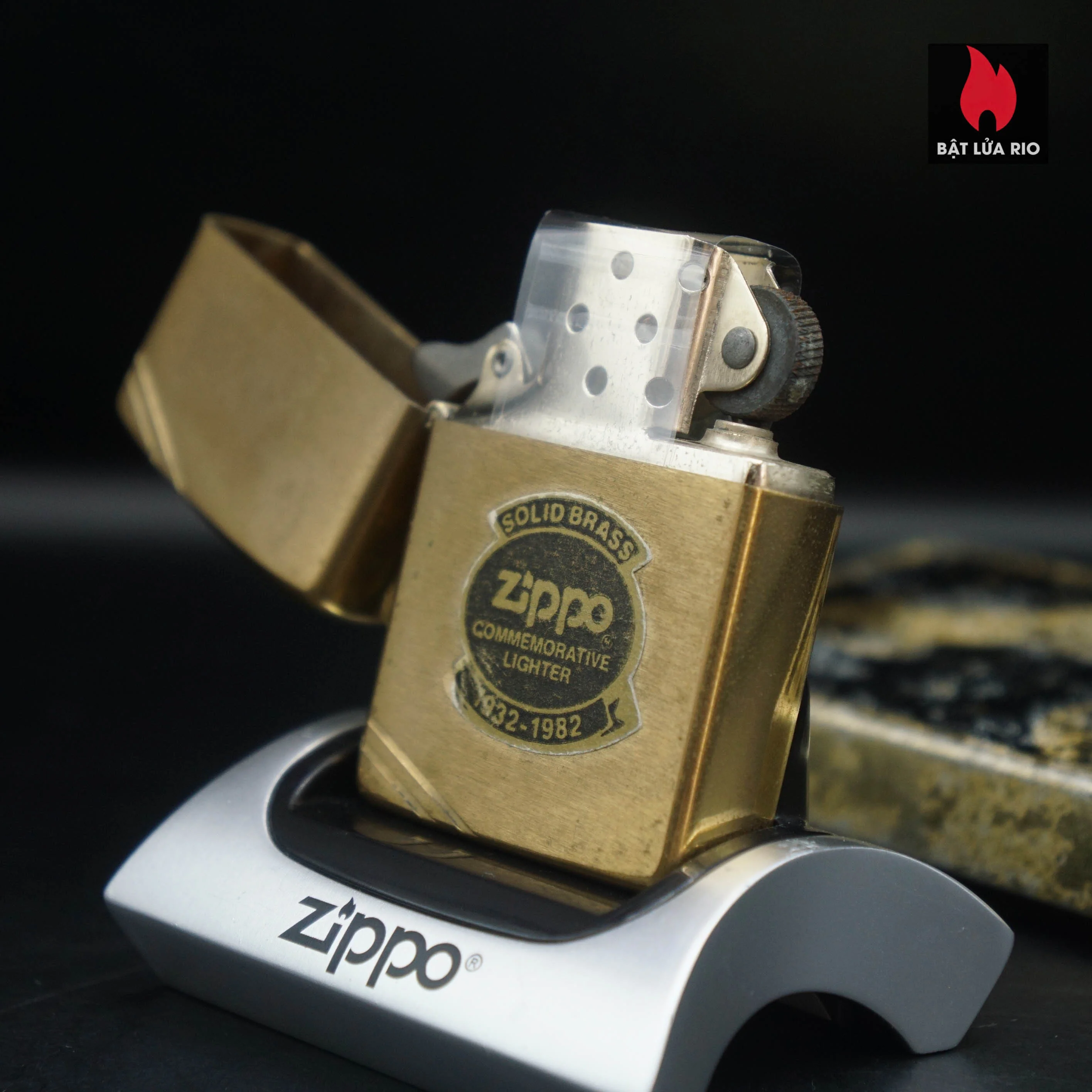 Zippo Chu Niên 1932-1982 – Đồng Khối – Commemorative 1932-1982 50th Anniversary – Trơn 2 mặt 59 Zippo Chu Niên 1932-1982 – Đồng Khối – Commemorative 1932-1982 50th Anniversary – Trơn 2 mặt 5