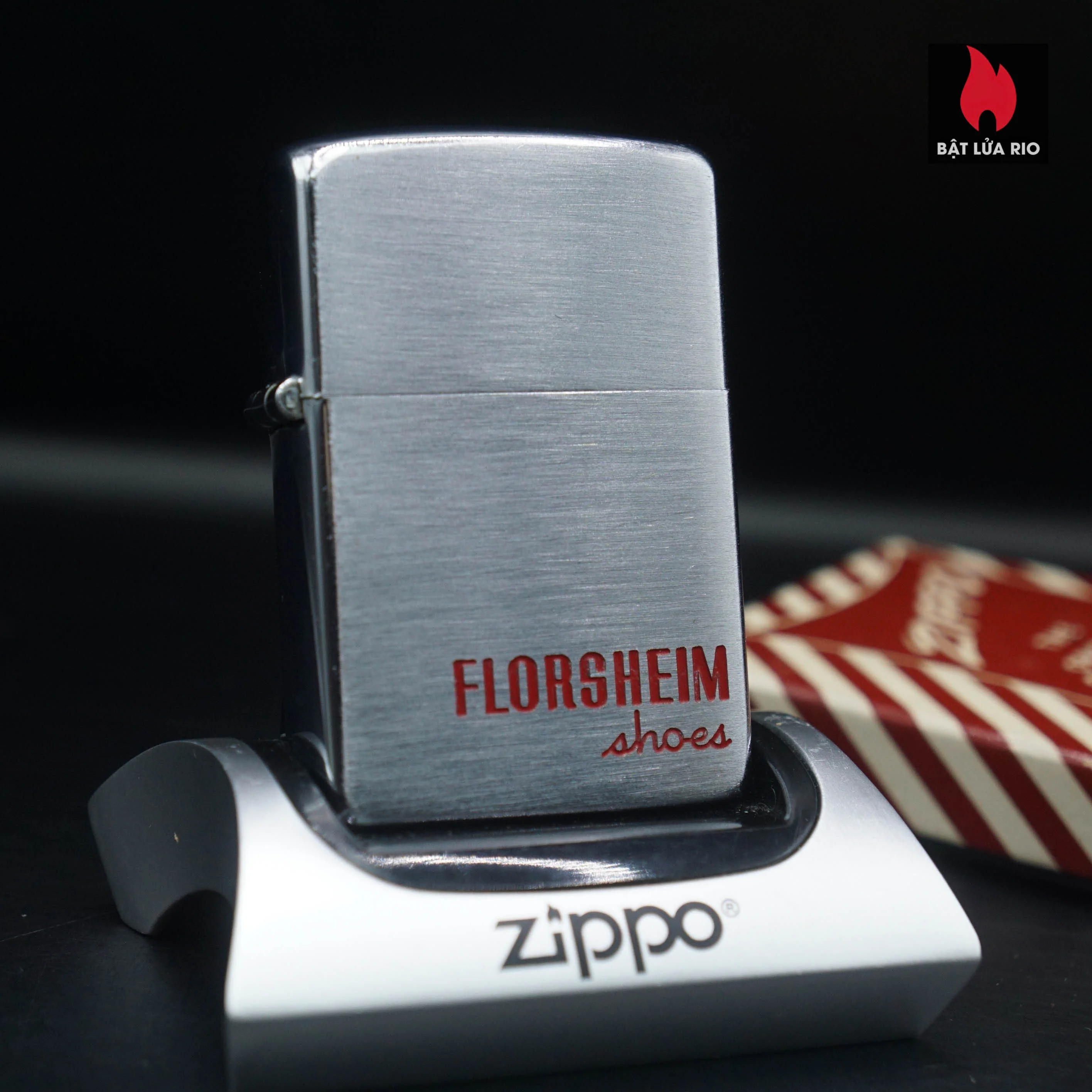 Zippo Xưa 1947 – 1949 – Vỏ Đồng – Ruột Nikel – 3 Chấu Mập Ụ – Florsheim Shoes