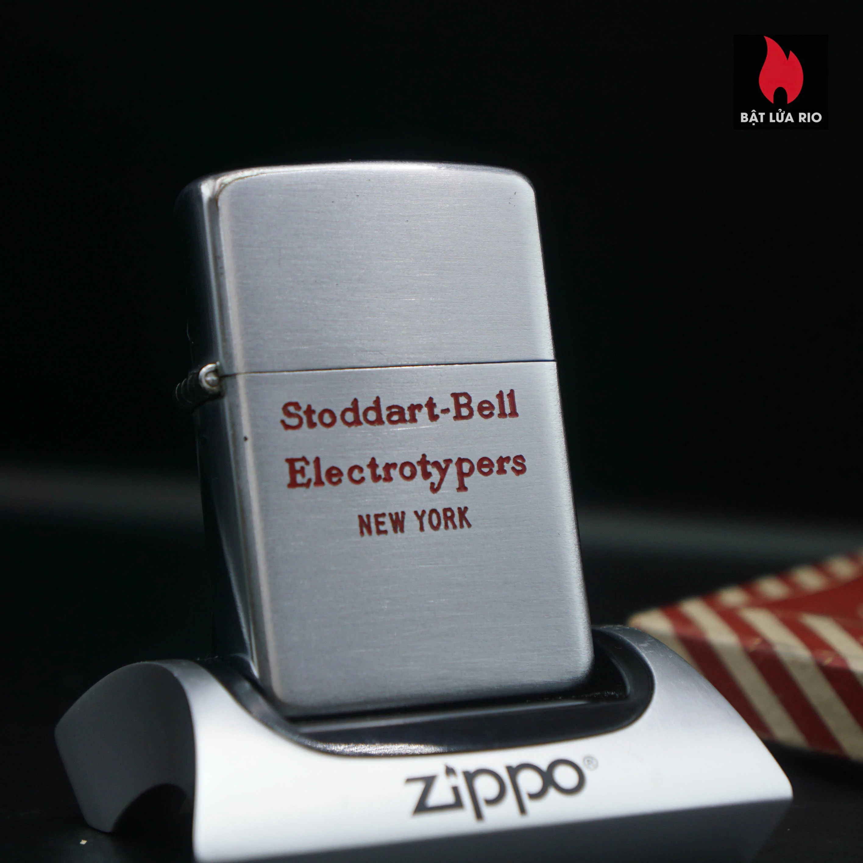 Home 42 Zippo Xưa 1951-1952 – Vỏ Thép Ruột Thép – Stoddart-Bell Electrotypers