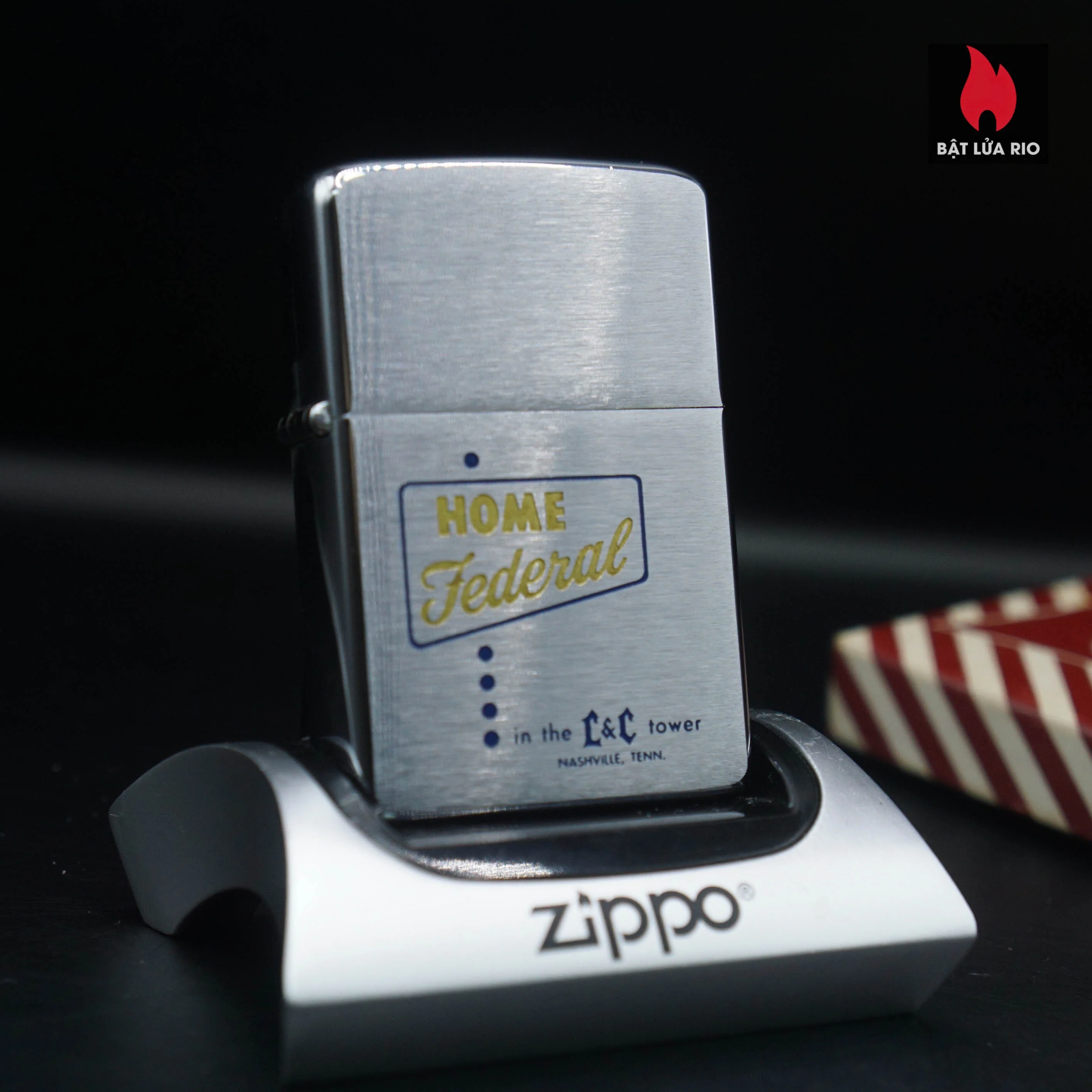 Zippo Xưa 1957 – Home Federal – Tổ Chức Tài Chính/Tiết Kiệm Liên Bang