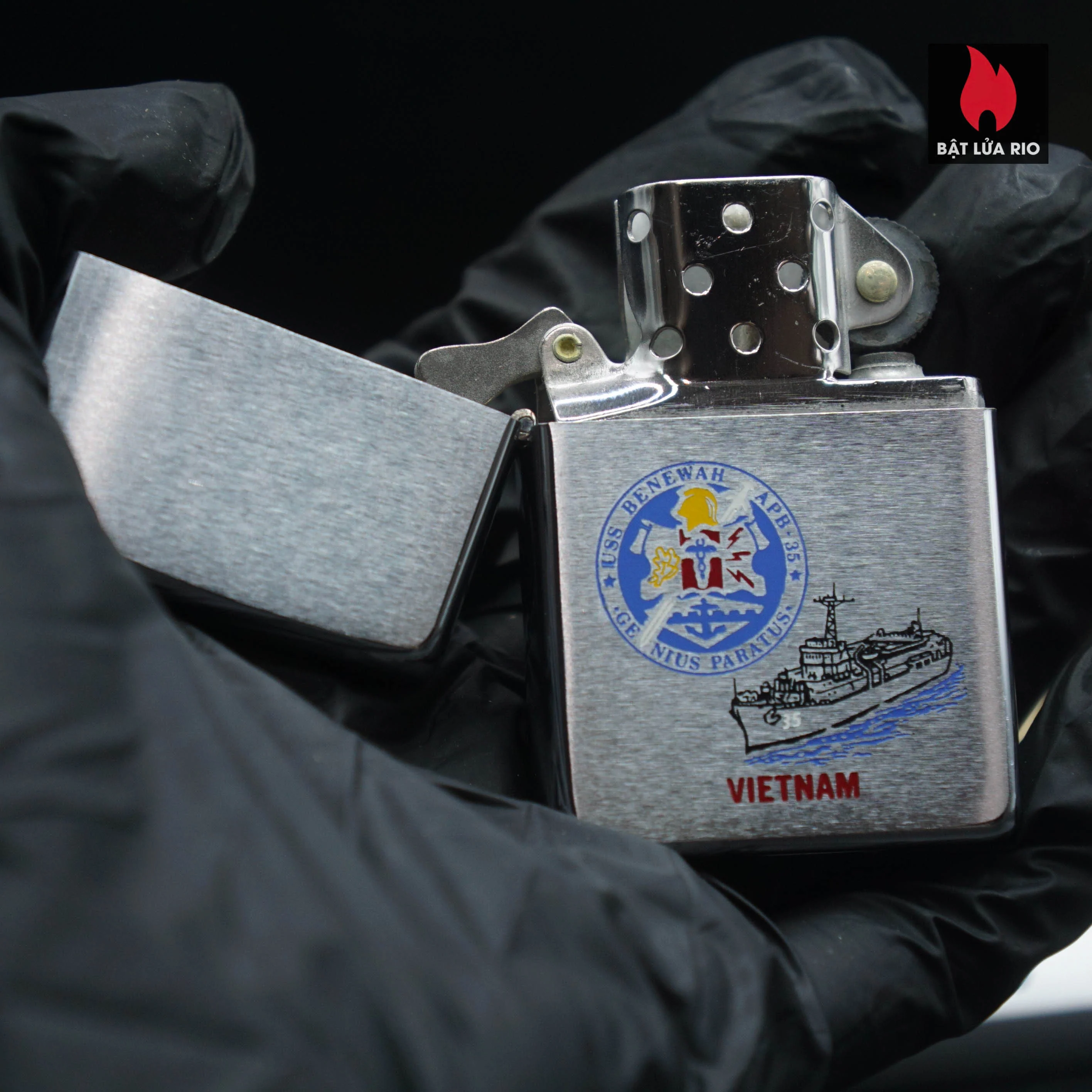 Zippo Xưa 1969 – Việt Nam War – USS Benewah APB-35 – Tàu Chiến Doanh Trại 20 Zippo Xưa 1969 – Việt Nam War – USS Benewah APB-35 – Tàu Chiến Doanh Trại 20