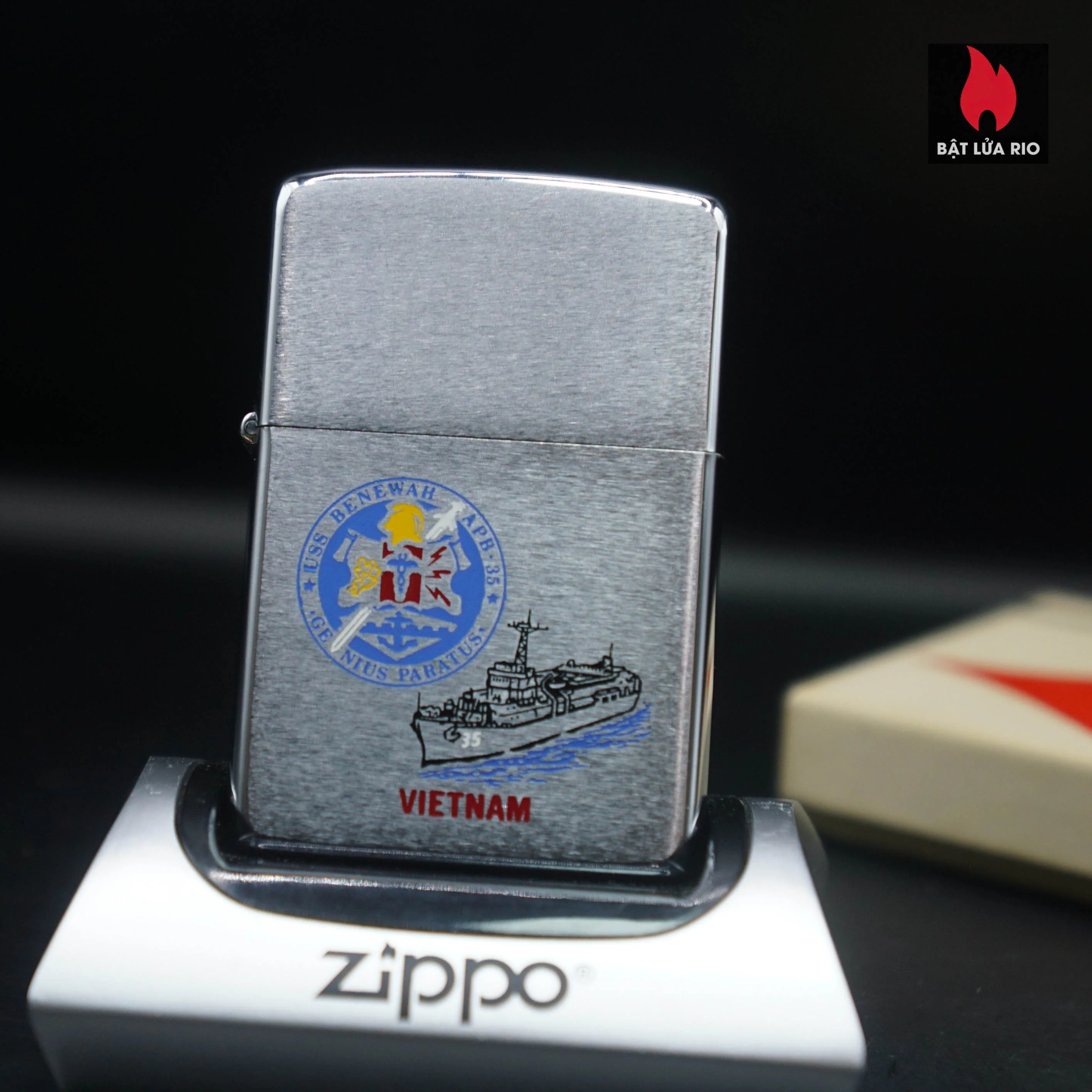 Zippo Xưa 1969 – Việt Nam War – USS Benewah APB-35 – Tàu Chiến Doanh Trại 2 Zippo Xưa 1969 – Việt Nam War – USS Benewah APB-35 – Tàu Chiến Doanh Trại 3