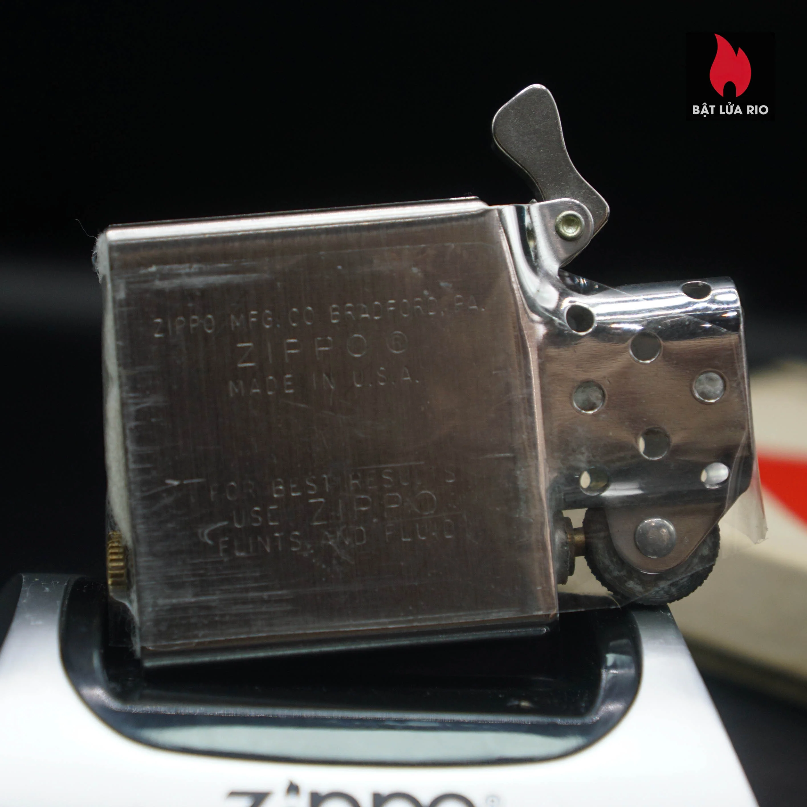 Zippo Xưa 1975 – Saint Michael US Army – Thánh Michael hộ mệnh cho Lục quân Hoa Kỳ 13 Zippo Xưa 1975 – Saint Michael US Army – Thánh Michael hộ mệnh cho Lục quân Hoa Kỳ 16