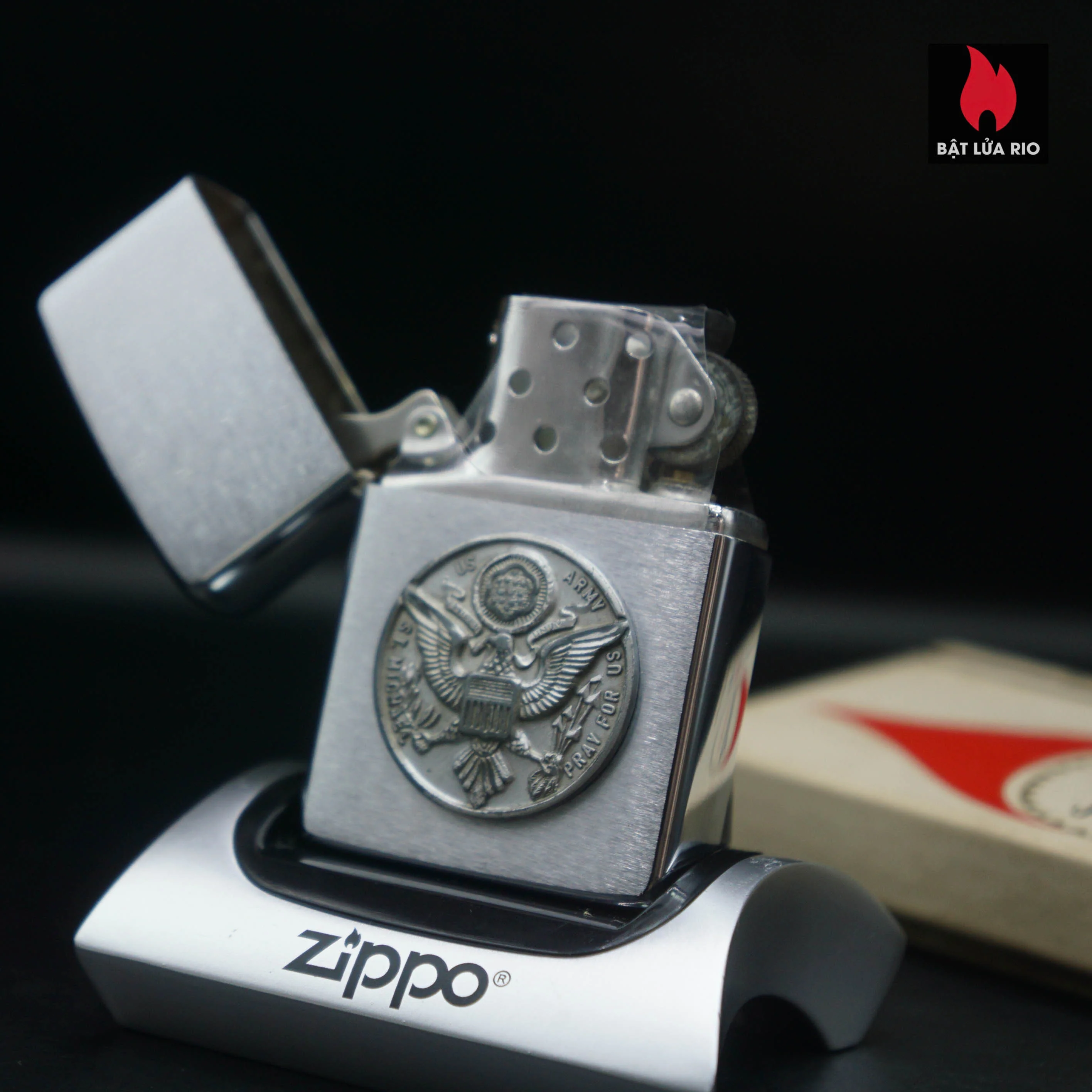 Zippo Xưa 1975 – Saint Michael US Army – Thánh Michael hộ mệnh cho Lục quân Hoa Kỳ 3 Zippo Xưa 1975 – Saint Michael US Army – Thánh Michael hộ mệnh cho Lục quân Hoa Kỳ 3