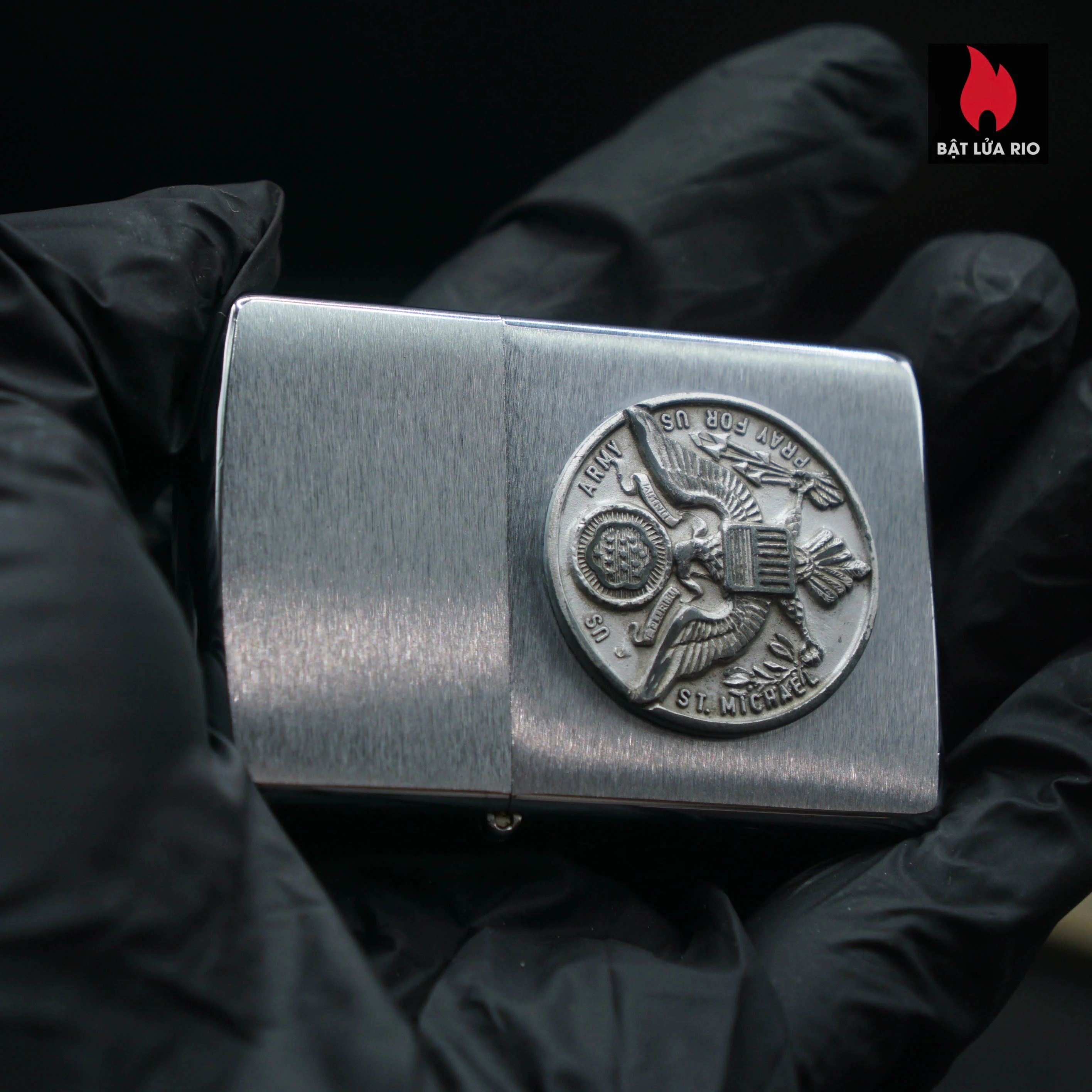 Zippo Xưa 1975 – Saint Michael US Army – Thánh Michael hộ mệnh cho Lục quân Hoa Kỳ 8 Zippo Xưa 1975 – Saint Michael US Army – Thánh Michael hộ mệnh cho Lục quân Hoa Kỳ 7