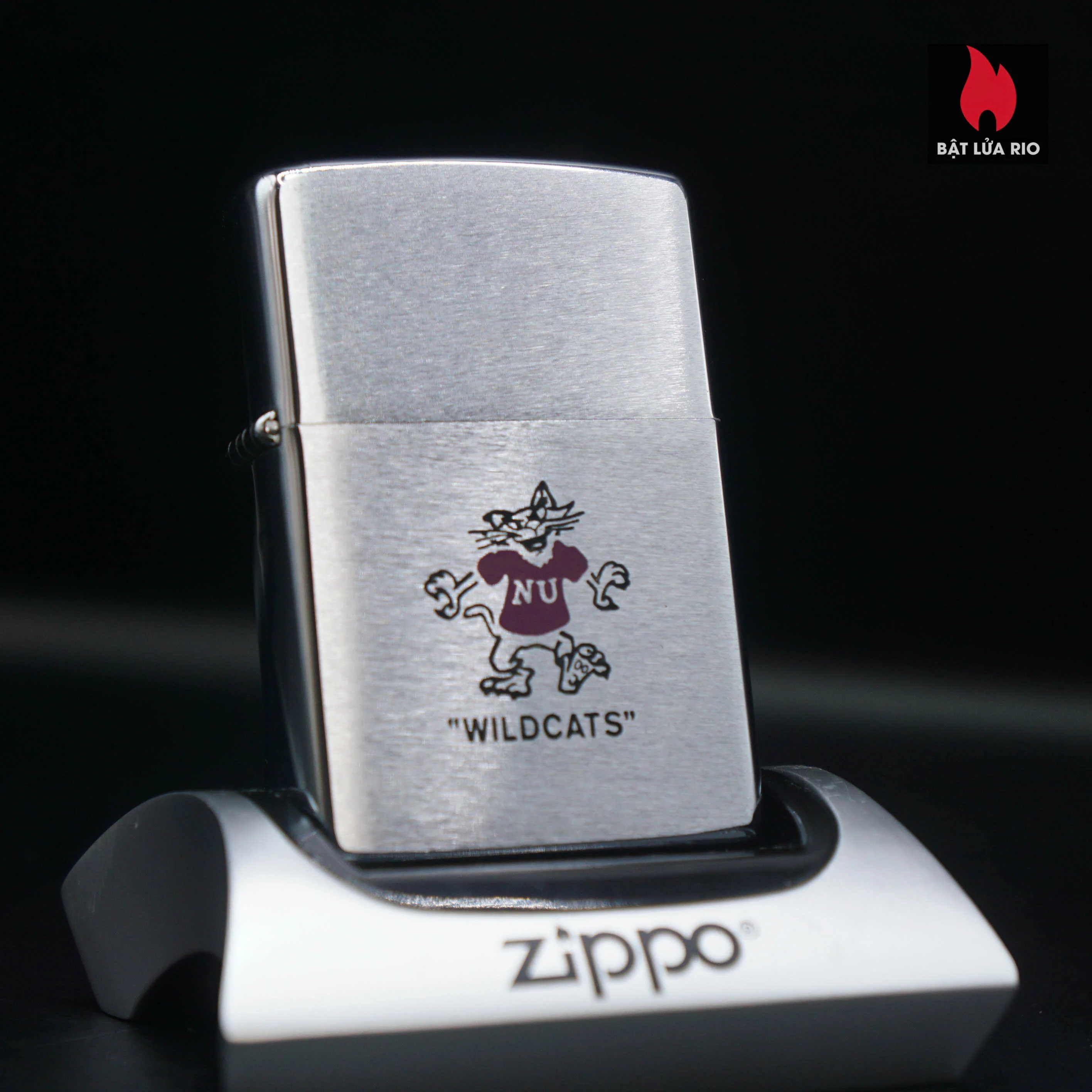 Home 36 Zippo Xưa 1977 – Northwestern Wildcats – Đội Bóng Bầu Dục
