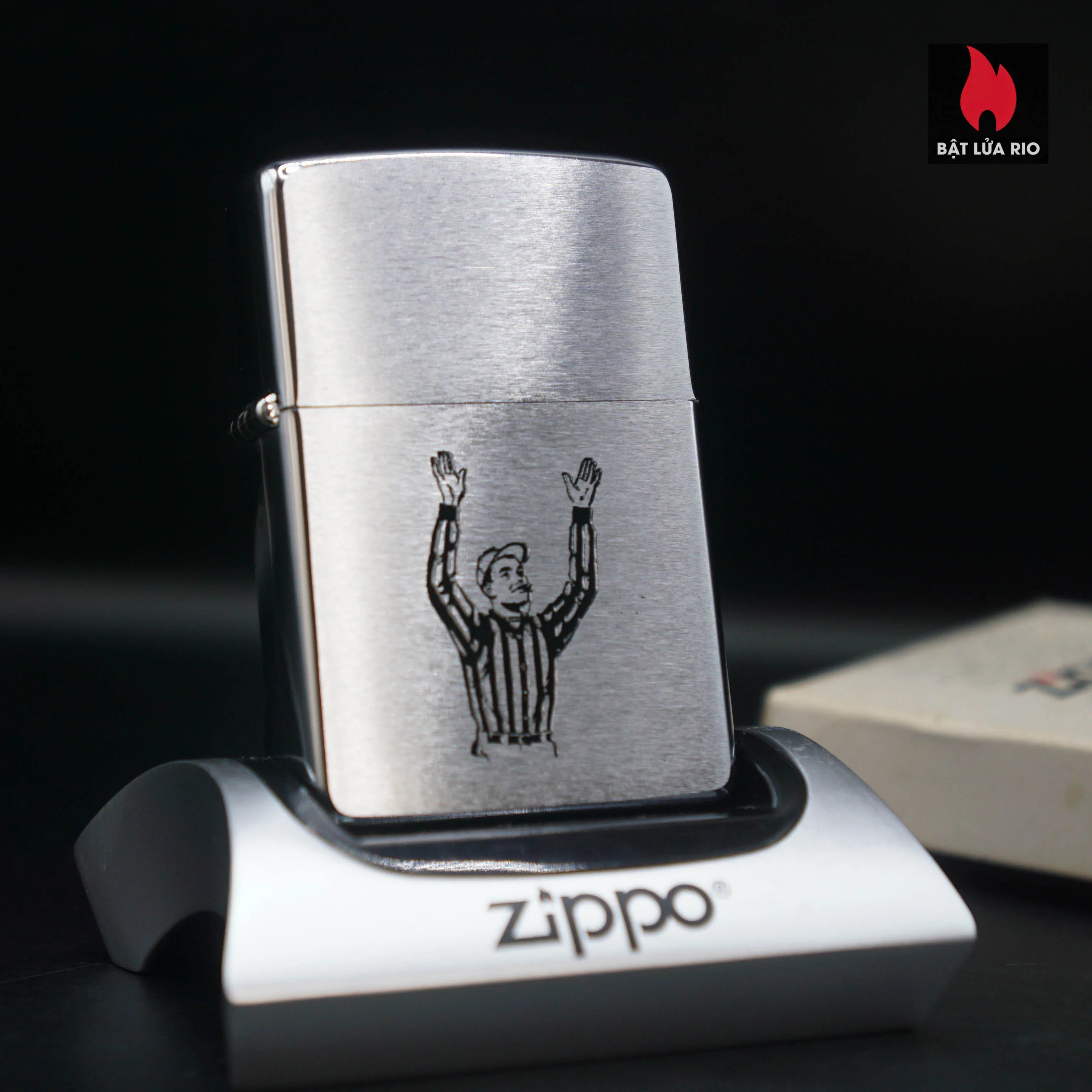 Home 34 Zippo Xưa 1979 – Sport Serries – Referee – Trọng Tài