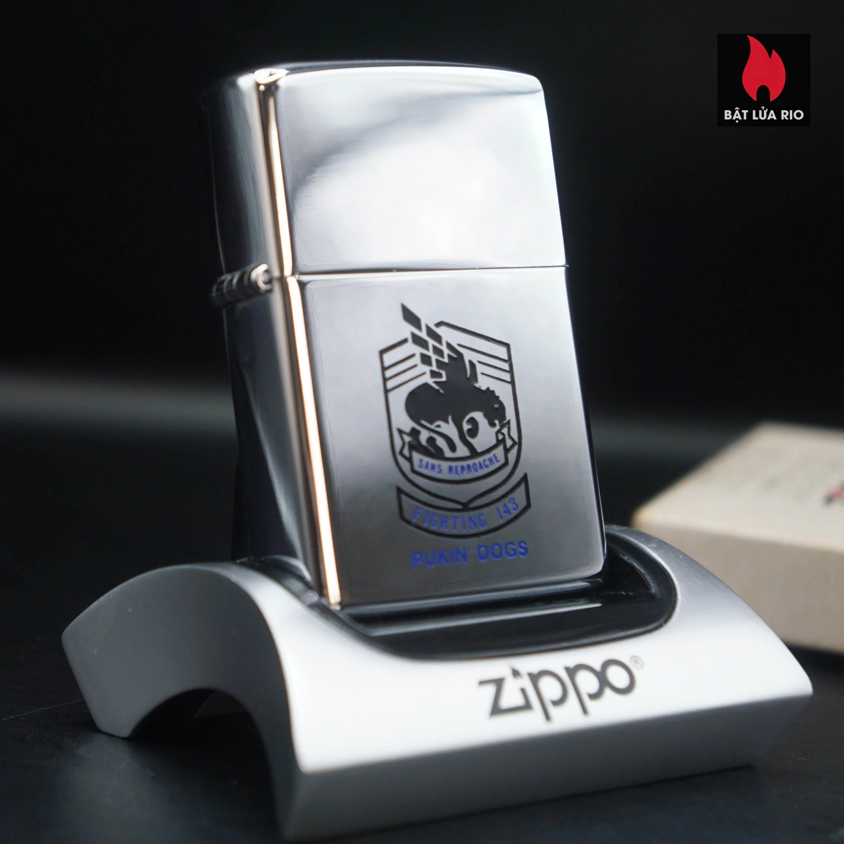 Home 38 Zippo Xưa 1981 – Strike Fighter Squadron 143 - VFA-143 "Pukin' Dogs" – Phi Đội Máy Bay Chiến Đấu Tấn Công 143