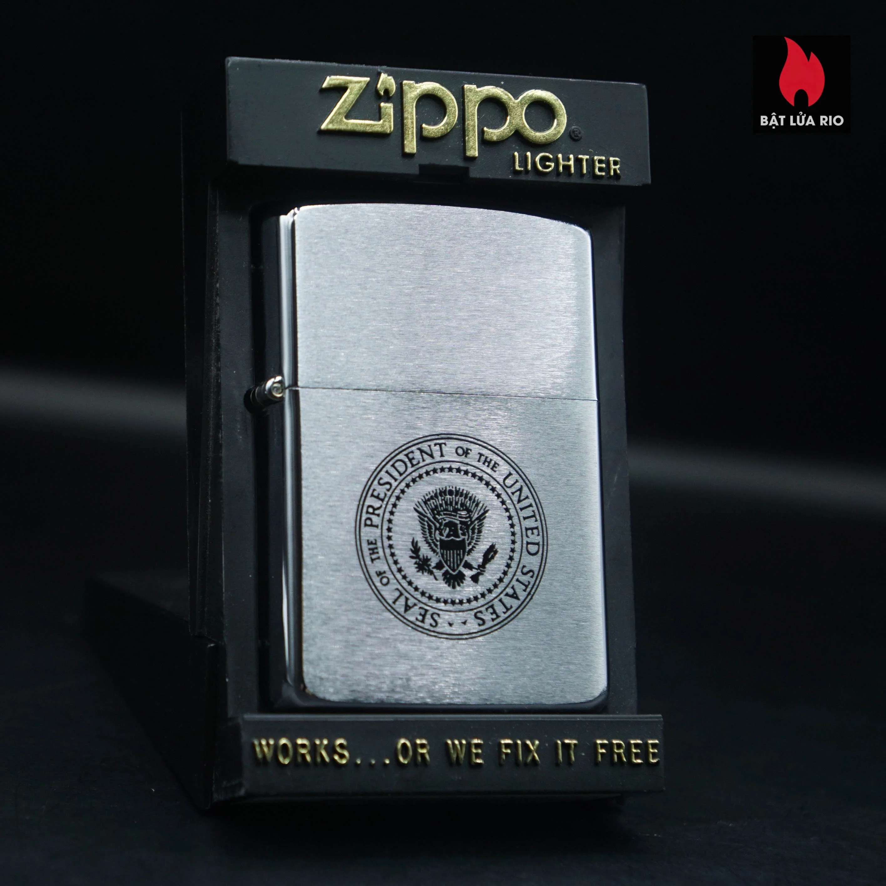 Zippo Xưa 1987 – Seal Of The President Of The United States – Marine One 44 Zippo Xưa 1987 – Seal Of The President Of The United States – Marine One 2