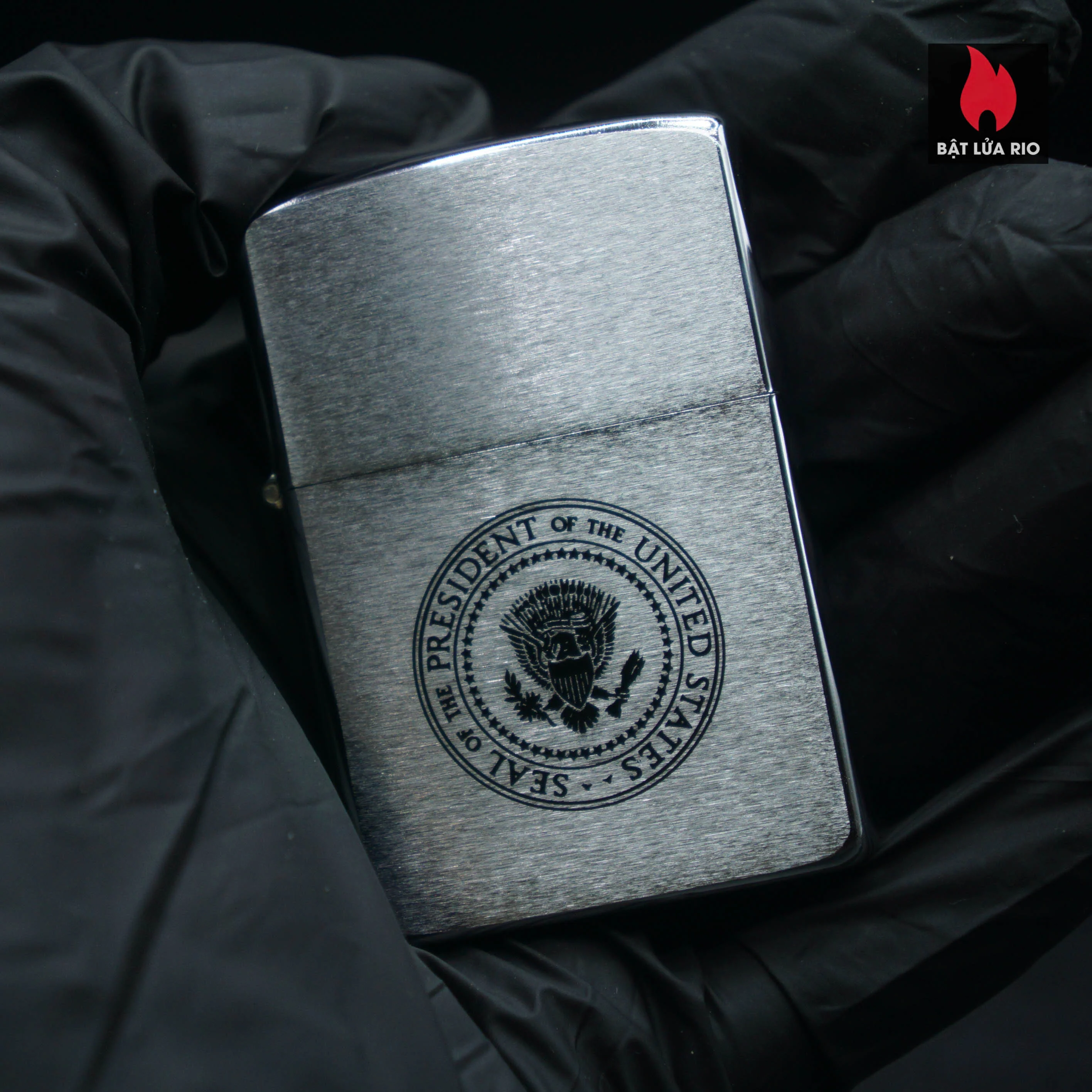 Zippo Xưa 1987 – Seal Of The President Of The United States – Marine One 49 Zippo Xưa 1987 – Seal Of The President Of The United States – Marine One 8